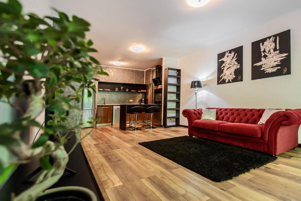 Tampa Gardens Apartments - Adults Only Μπρασόβ Εξωτερικό φωτογραφία