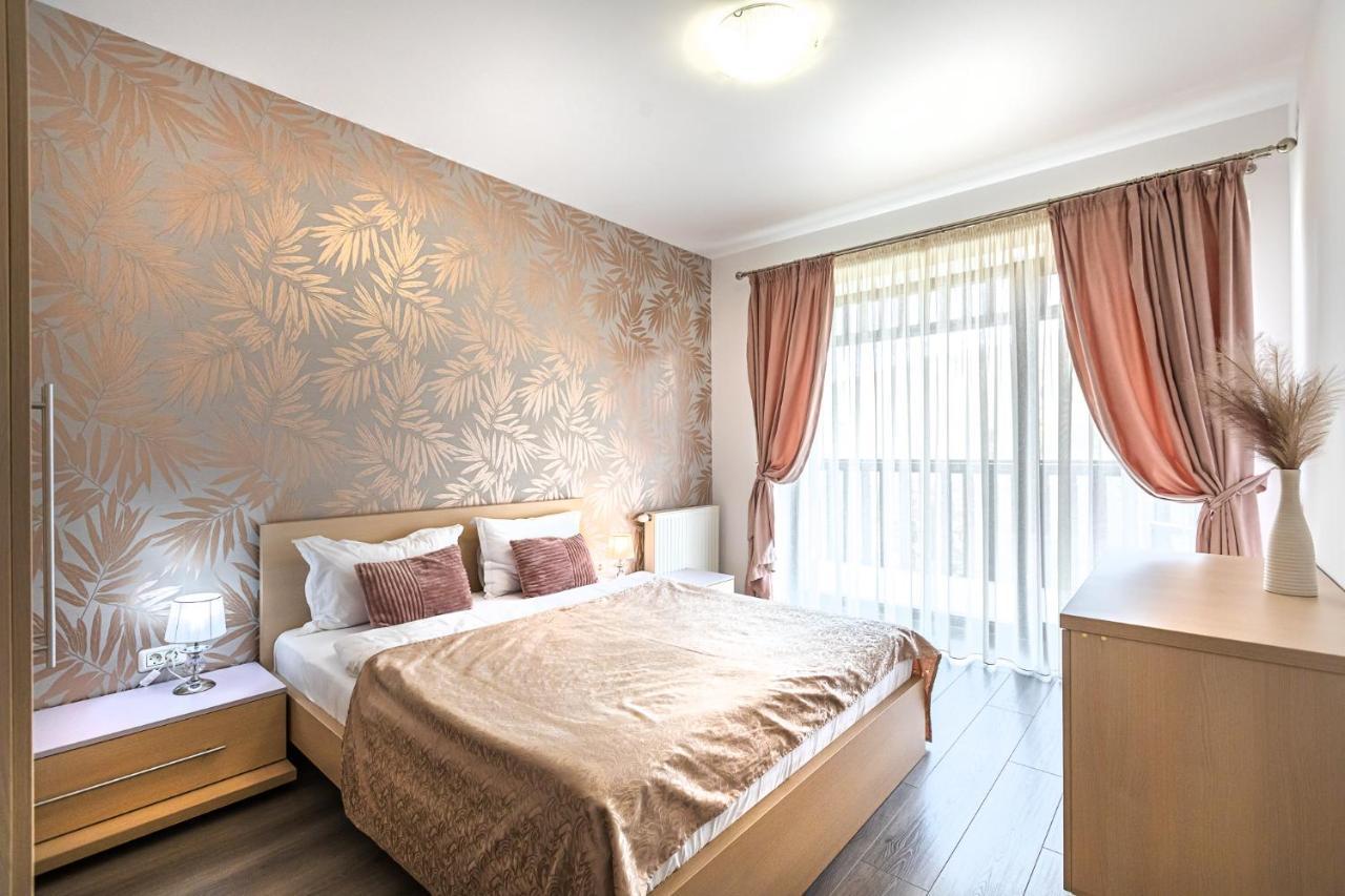 Tampa Gardens Apartments - Adults Only Μπρασόβ Εξωτερικό φωτογραφία