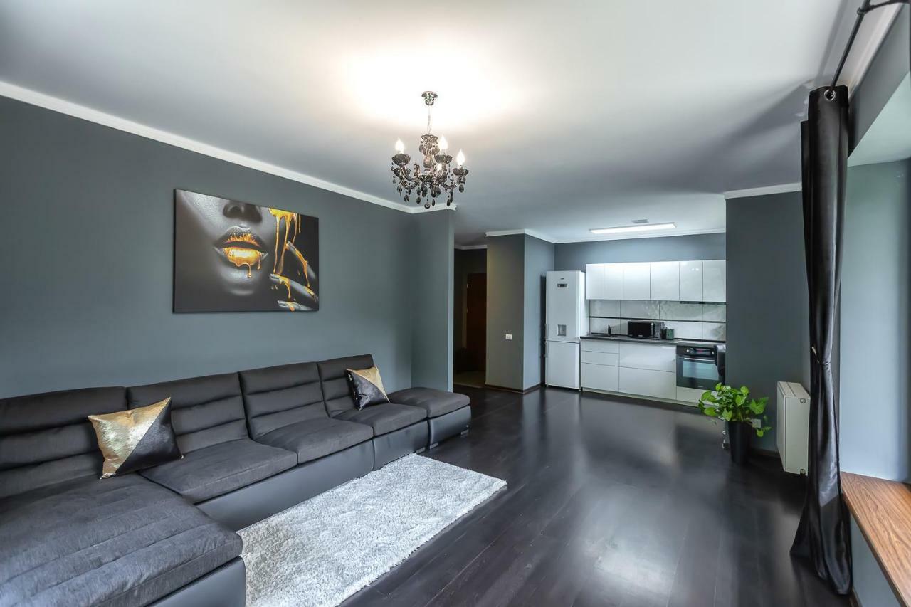 Tampa Gardens Apartments - Adults Only Μπρασόβ Εξωτερικό φωτογραφία
